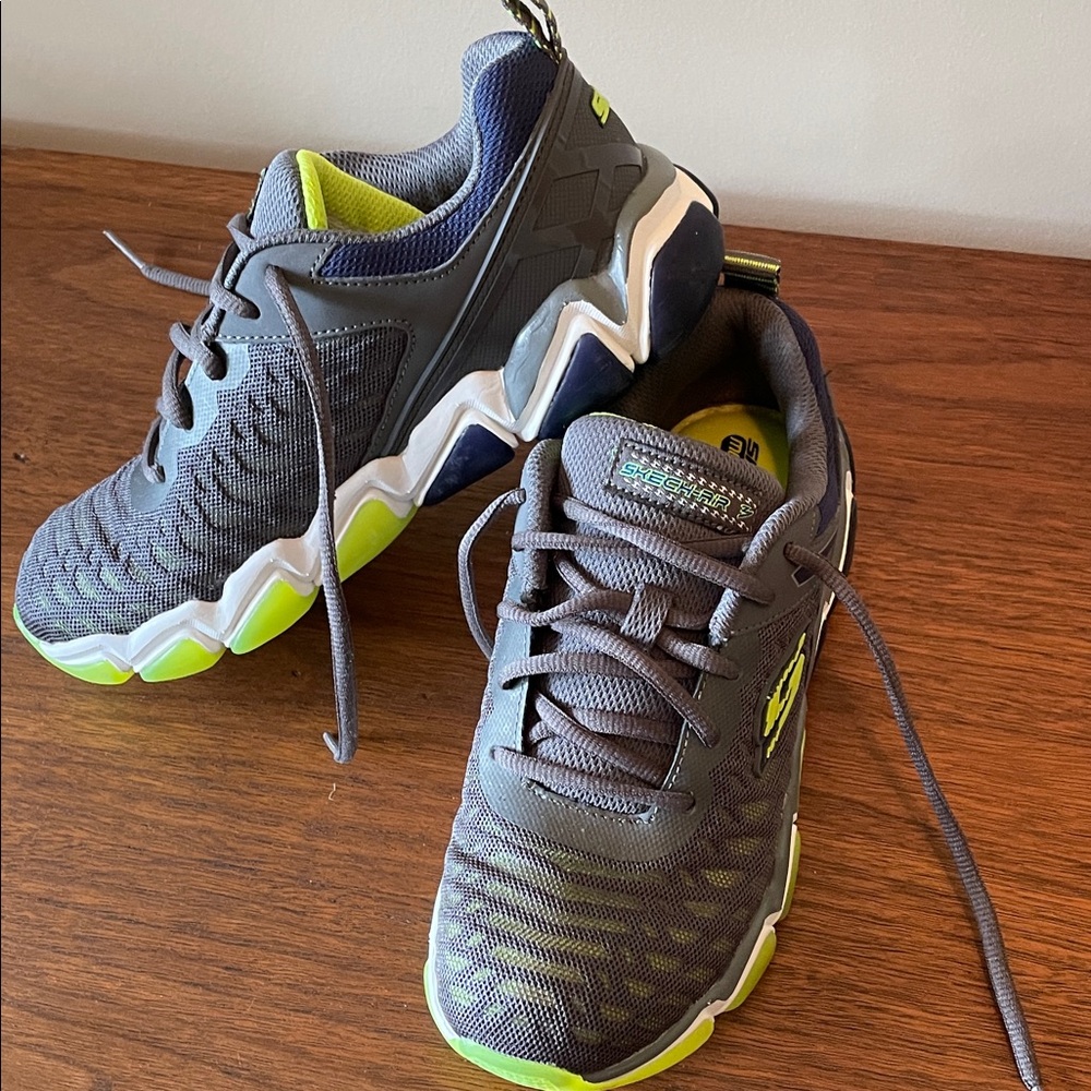 Boys Skechers Sneakers in Gray and Neon Green - Picture 4 of 11